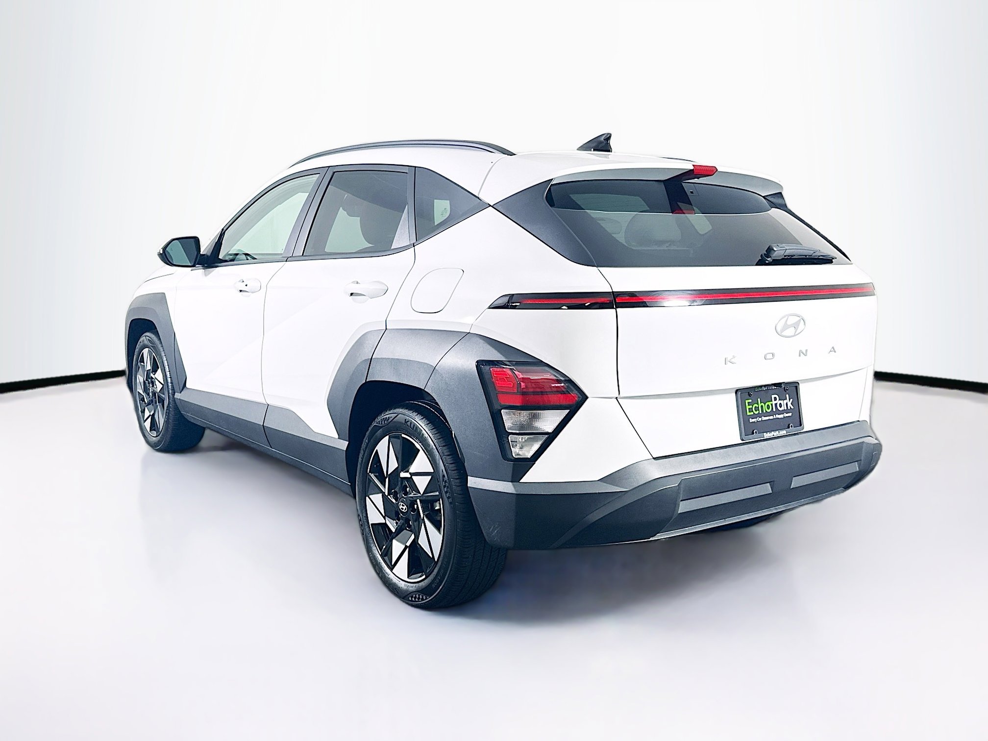 Used 2025 Hyundai Kona SEL image 5