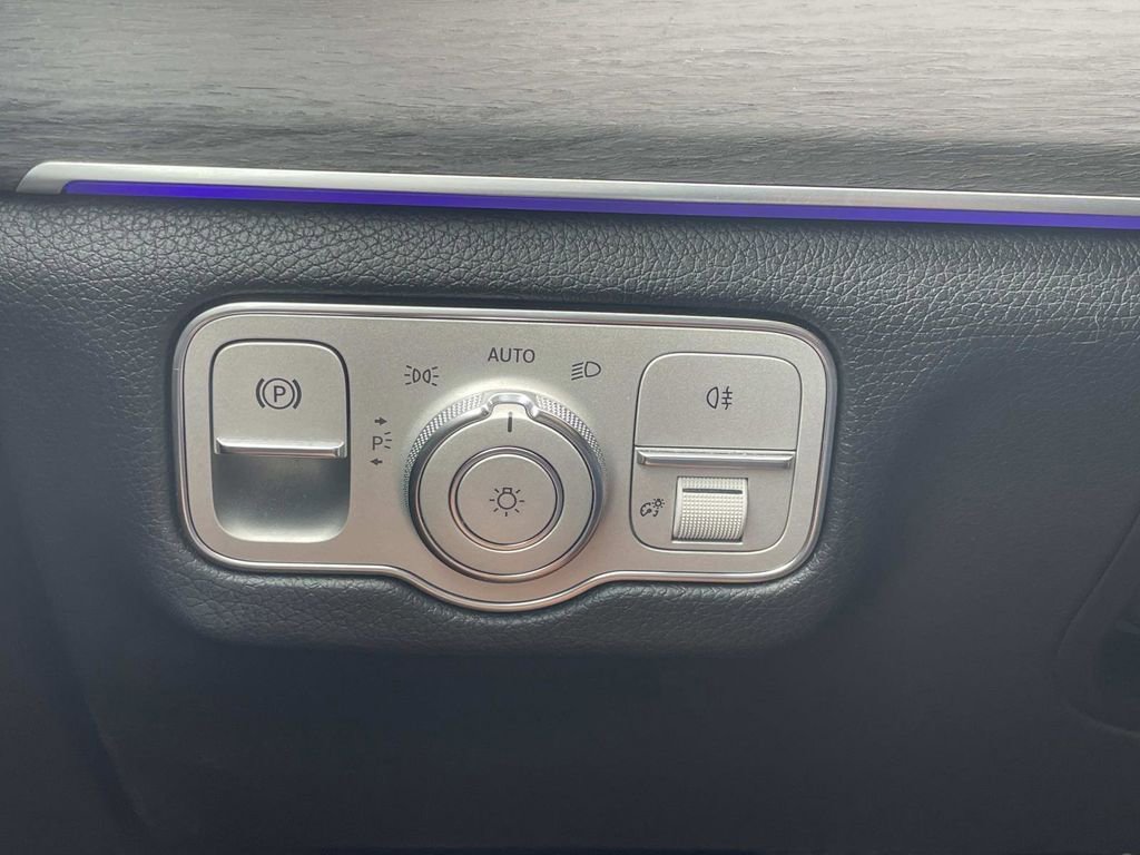 Used 2020 Mercedes-Benz GLS 580 4MATIC image 34