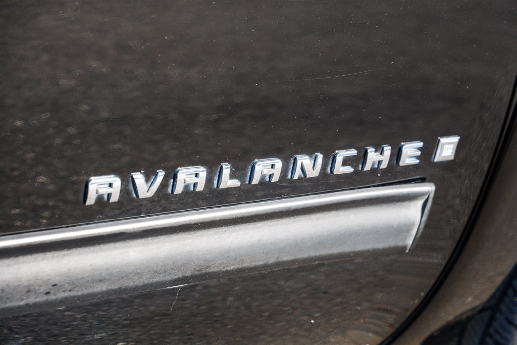 Used 2009 Chevrolet Avalanche LT w/ Suspension Package, Off-Road AWD/4WD image 14