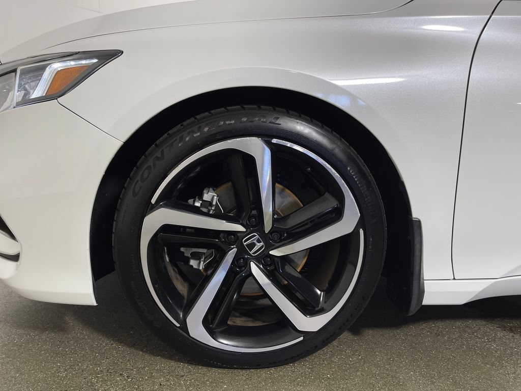 Used 2018 Honda Accord Sport image 11
