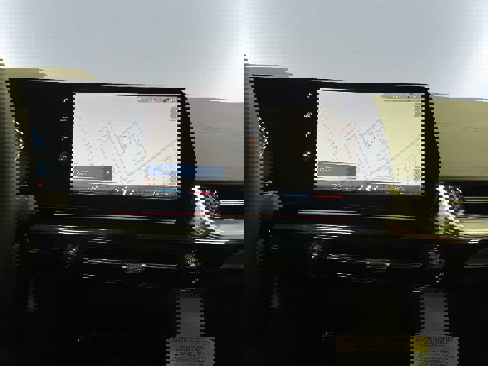 Used 2025 BMW X2 xDrive28i w/ Premium Package image 22