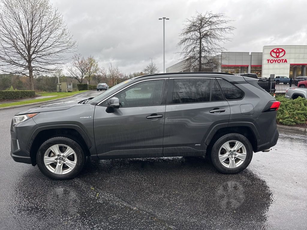 Used 2021 Toyota RAV4 XLE w/ Convenience Package image 3