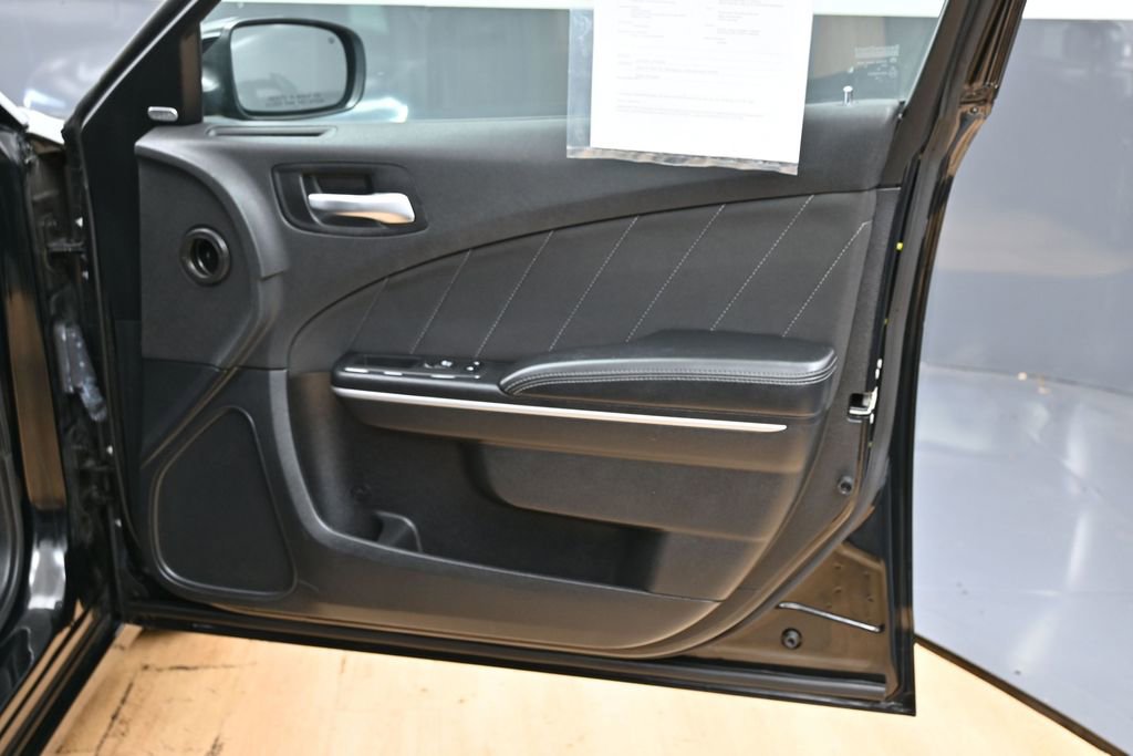 Used 2019 Dodge Charger SXT AWD/4WD image 36