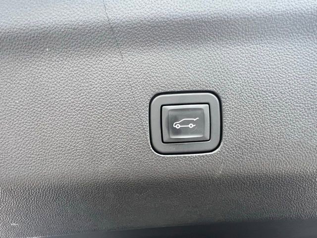 Used 2024 Chevrolet Suburban High Country image 37