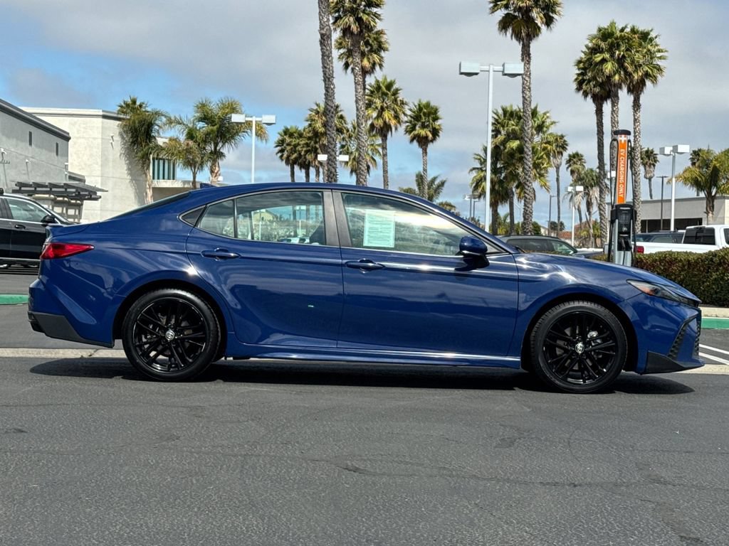 Used 2025 Toyota Camry SE FWD image 3