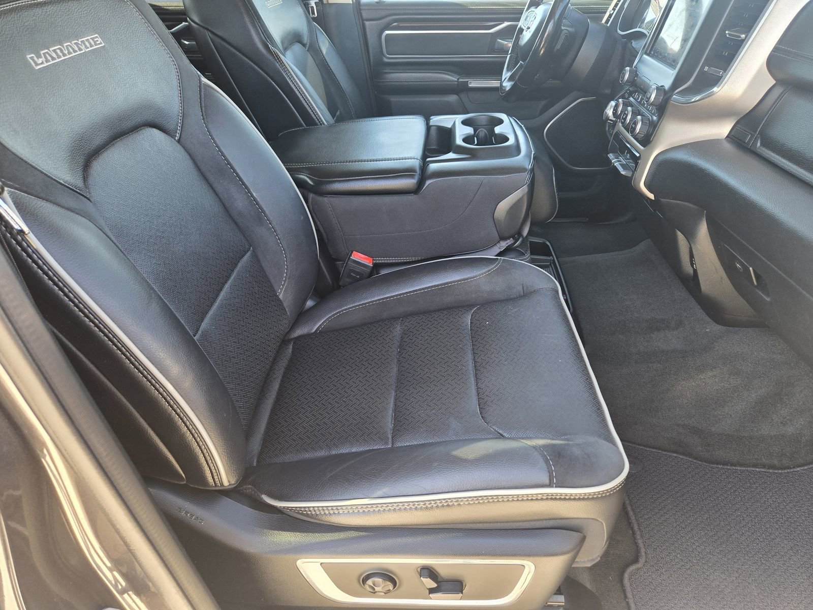 Used 2021 RAM 1500 Laramie w/ Off Road Group image 17