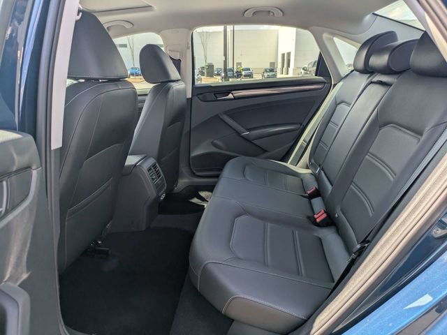 Used 2020 Volkswagen Passat 2.0T R-Line FWD image 14