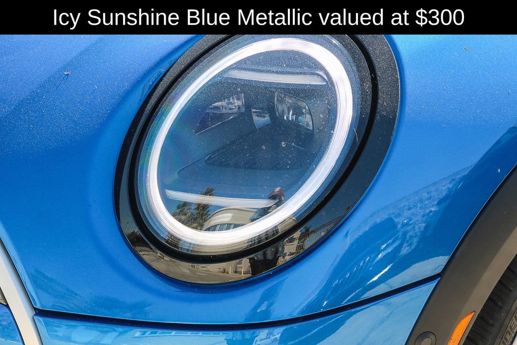 Used 2025 MINI Cooper 2-Door Hardtop image 4