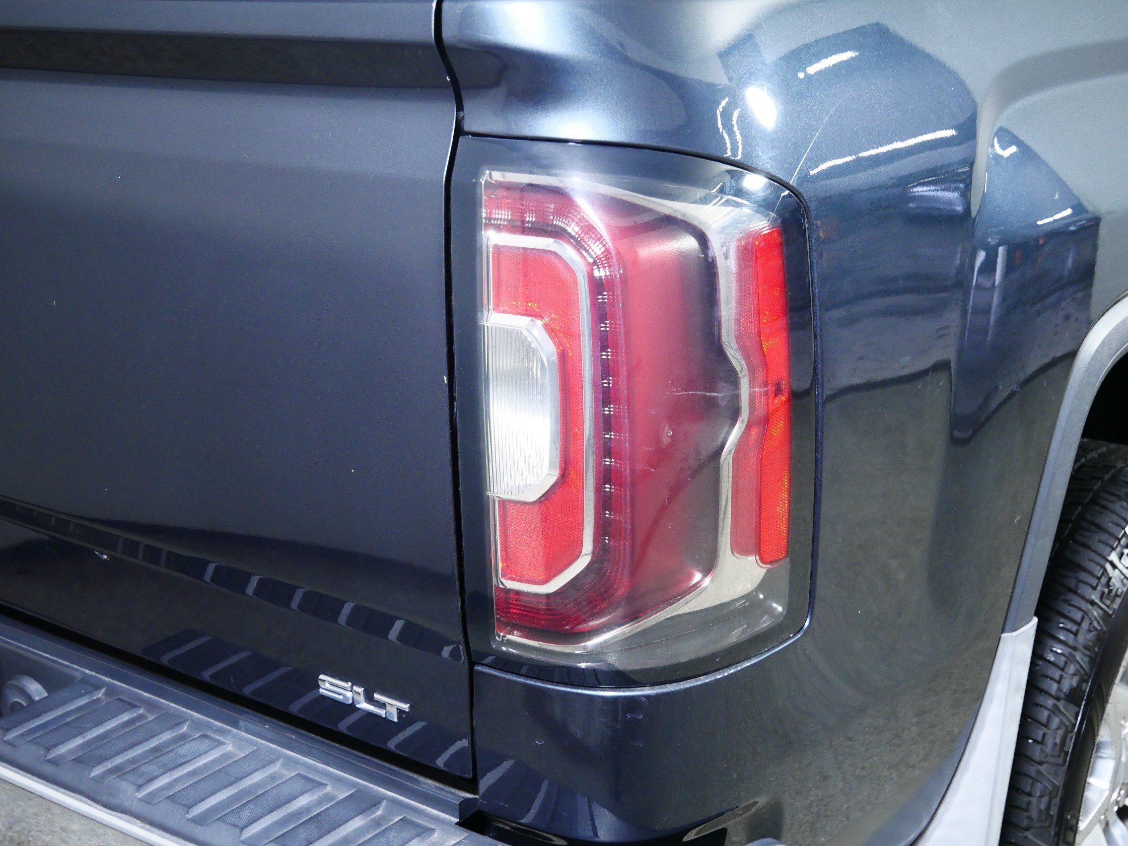 Certified 2017 GMC Sierra 1500 SLT w/ SLT Premium Package AWD/4WD image 17