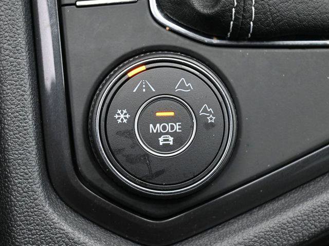 Used 2022 Volkswagen Tiguan SE R-Line image 27