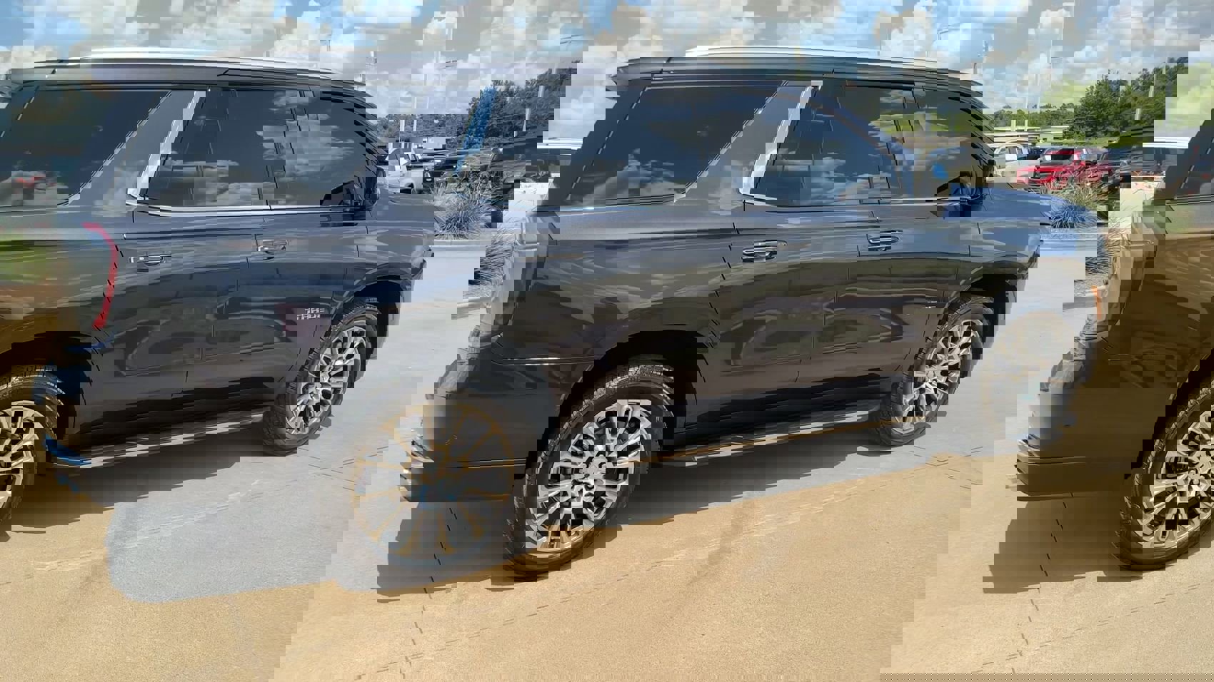 Used 2025 Chevrolet Tahoe Premier image 9