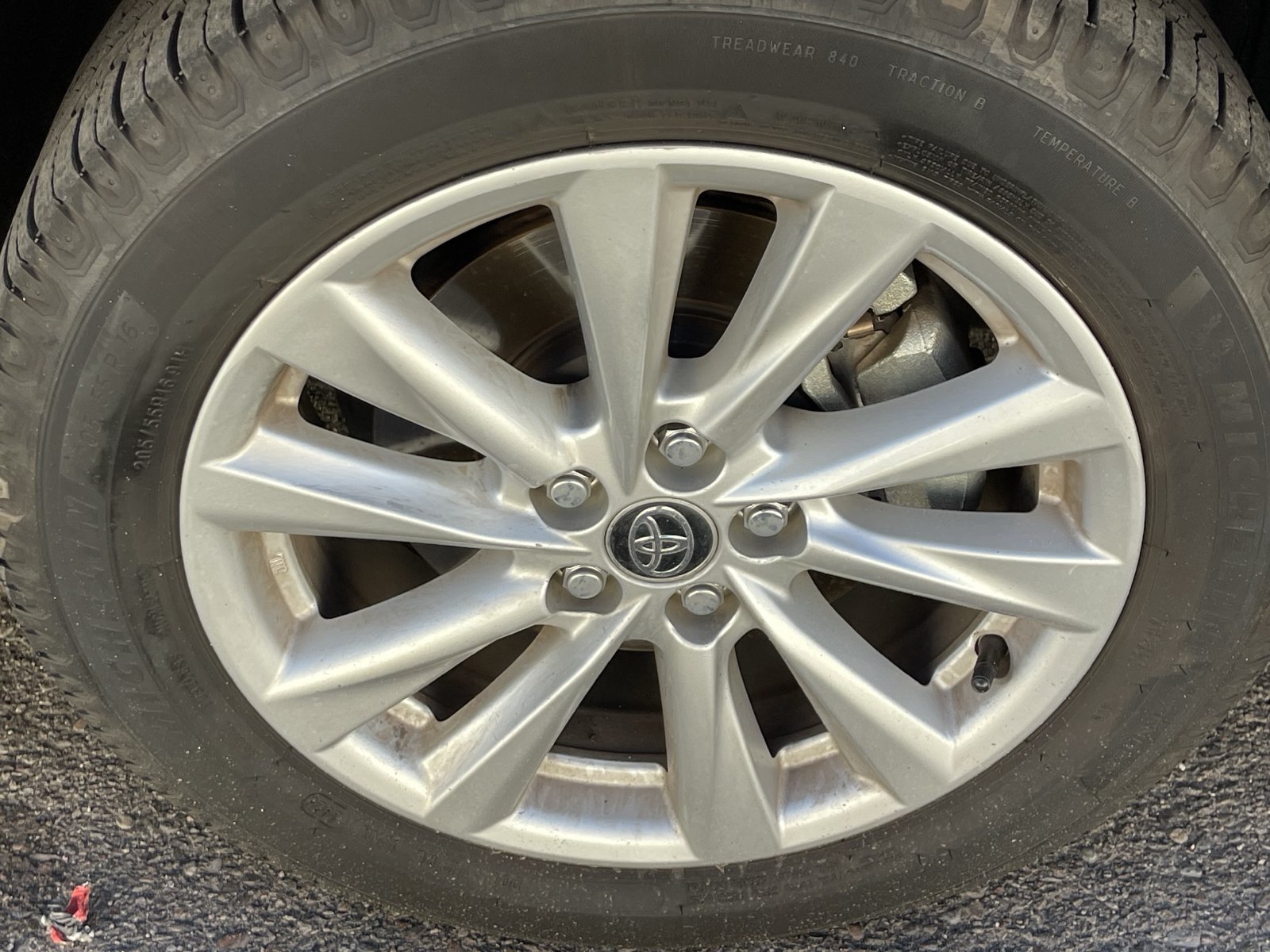 Used 2024 Toyota Corolla LE w/ LE Convenience Package FWD image 6