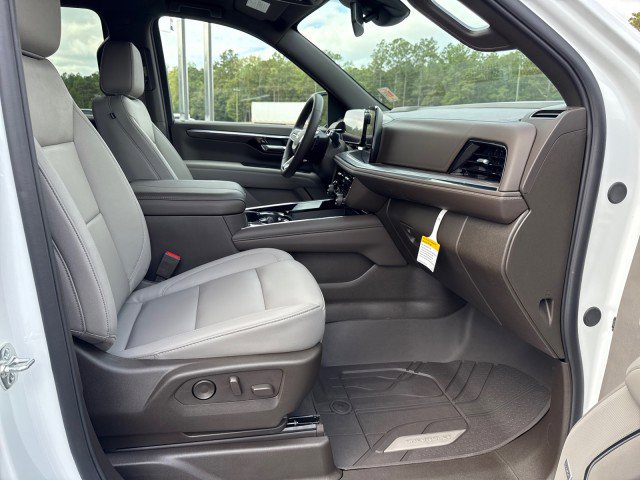 New 2026 Chevrolet Suburban LT w/ Comfort Package image 9
