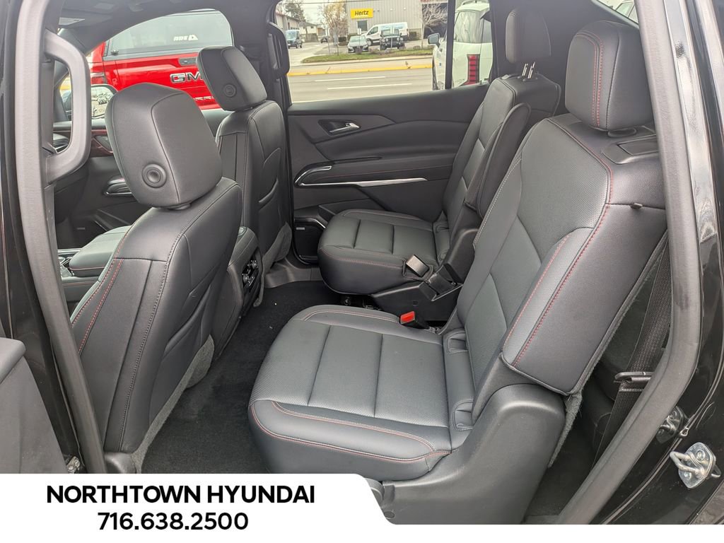 Used 2025 Chevrolet Traverse Z71 w/ Enhanced Driving Package AWD/4WD image 36