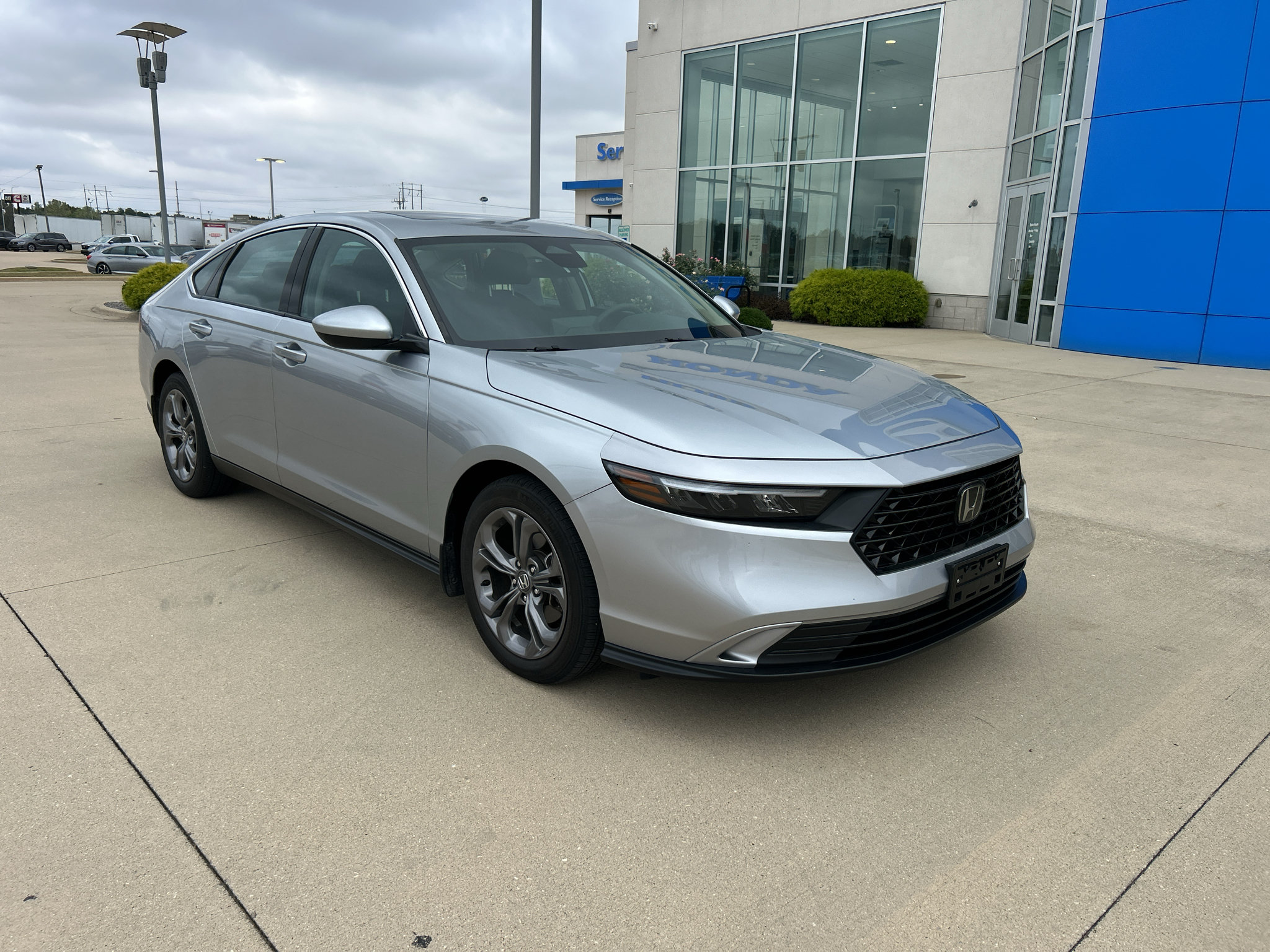 Used 2024 Honda Accord EX image 3