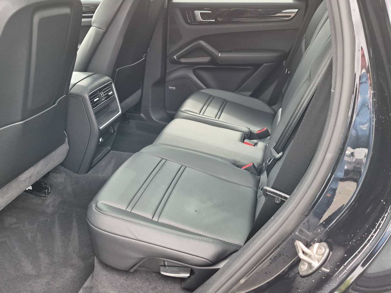 Used 2019 Porsche Cayenne AWD/4WD image 21