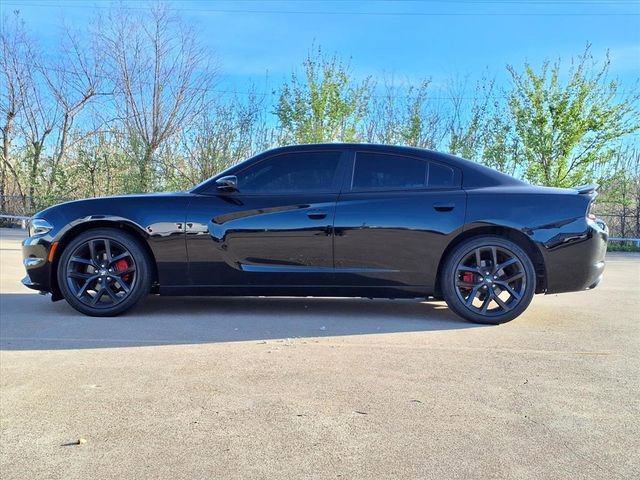 Used 2022 Dodge Charger SXT w/ Blacktop Package image 4