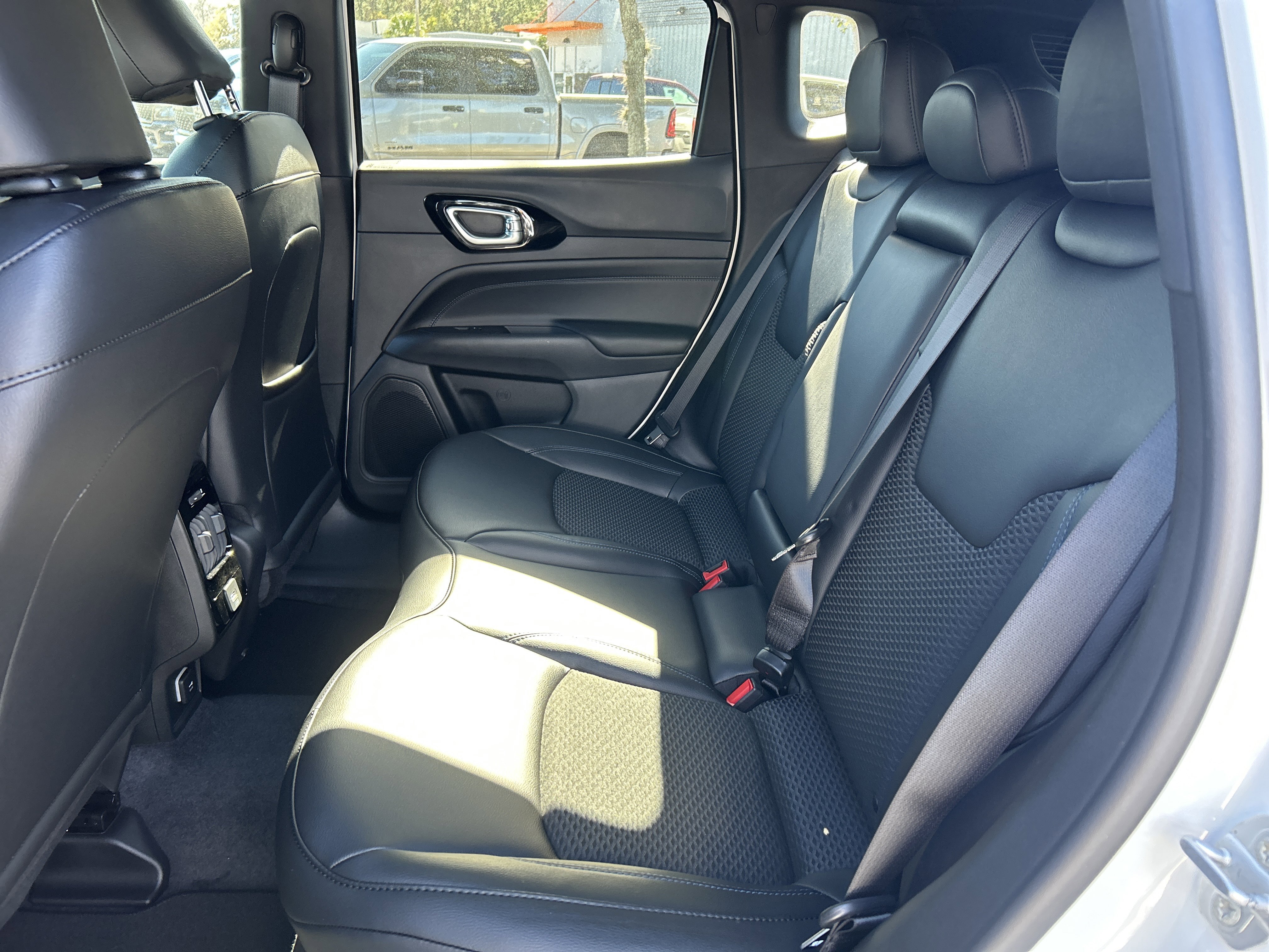 New 2026 Jeep Compass Latitude image 51