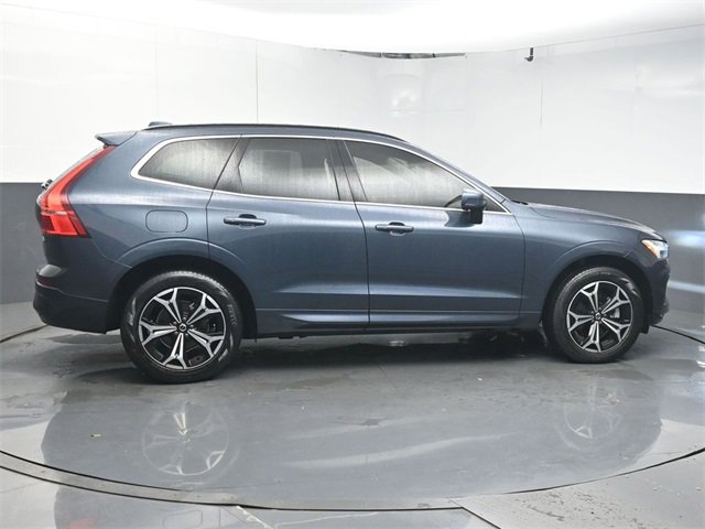 Used 2022 Volvo XC60 B5 Momentum w/ Climate Package image 8