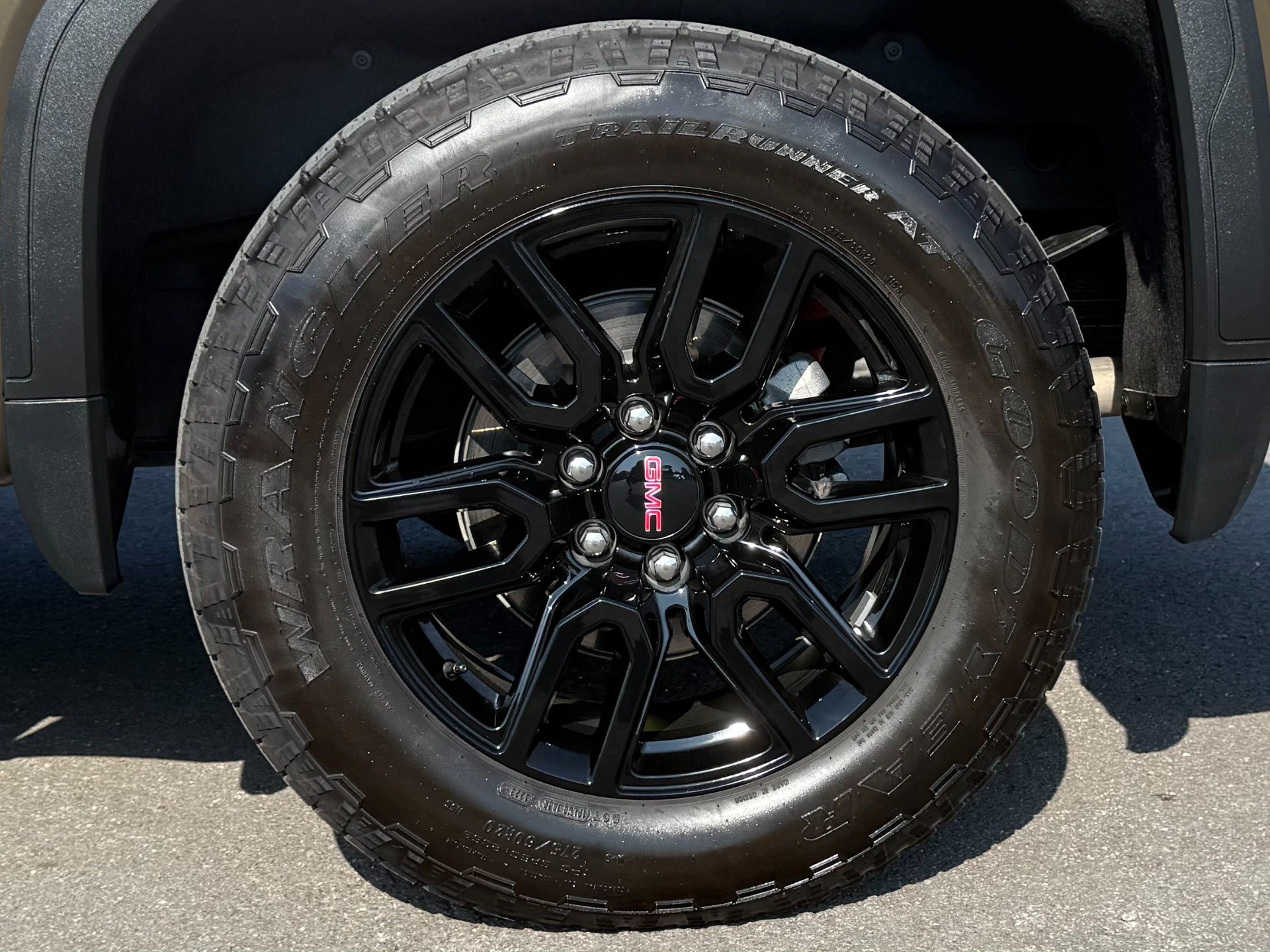Used 2024 GMC Sierra 1500 Elevation w/ X31 Off-Road Package AWD/4WD image 42