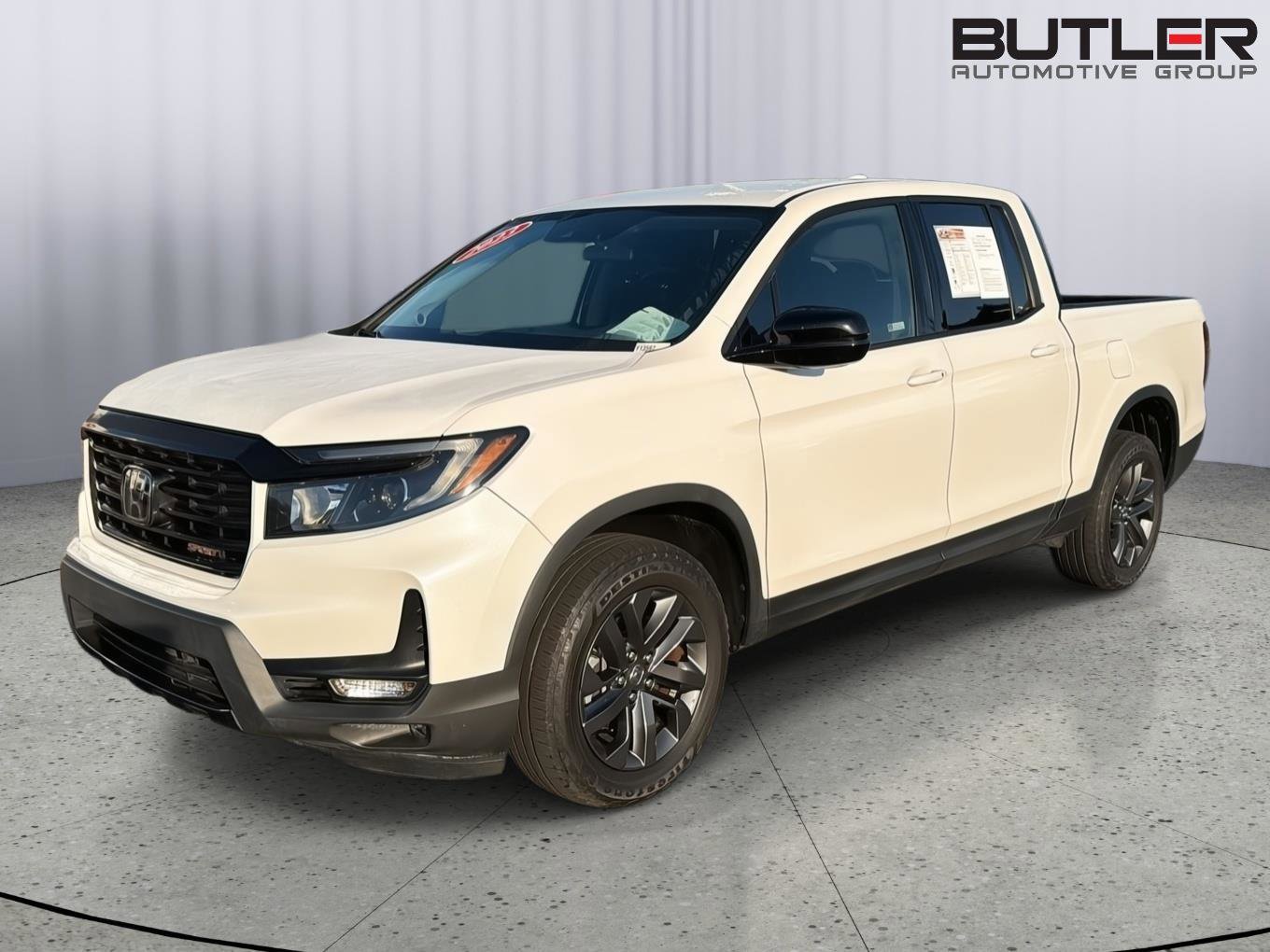 Used 2023 Honda Ridgeline Sport image 2