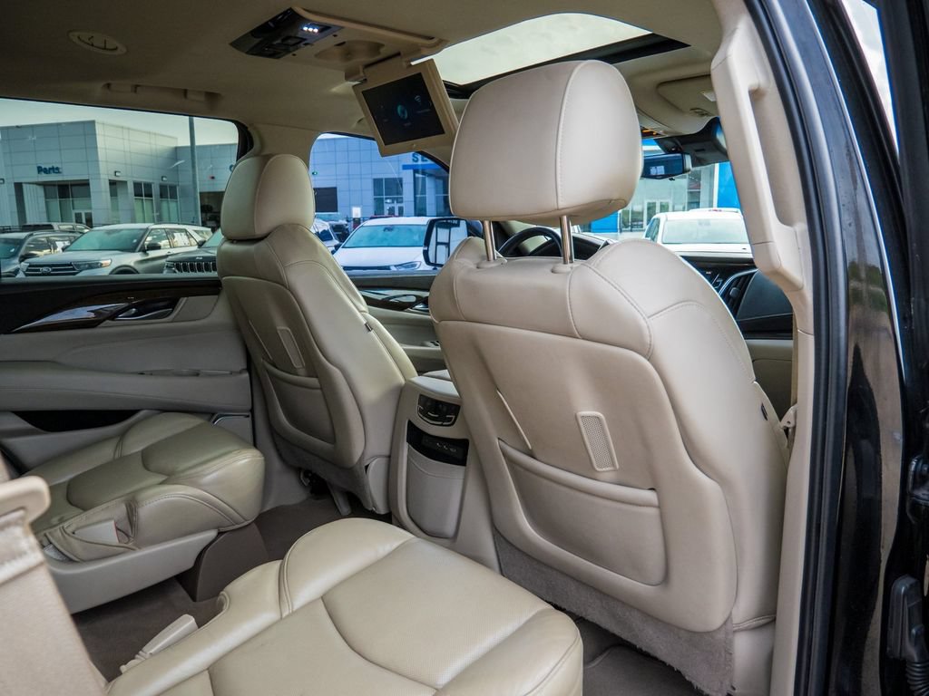 Used 2018 Cadillac Escalade Luxury RWD image 22