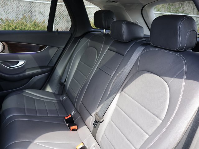 Used 2021 Mercedes-Benz GLC 300 4MATIC image 23