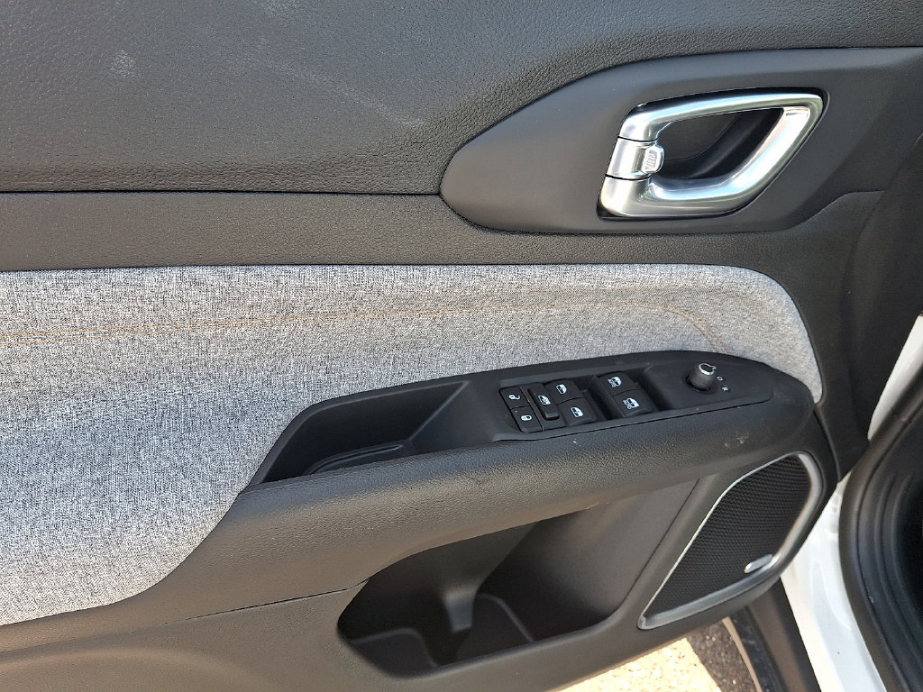 New 2026 Jeep Compass Latitude AWD/4WD image 9