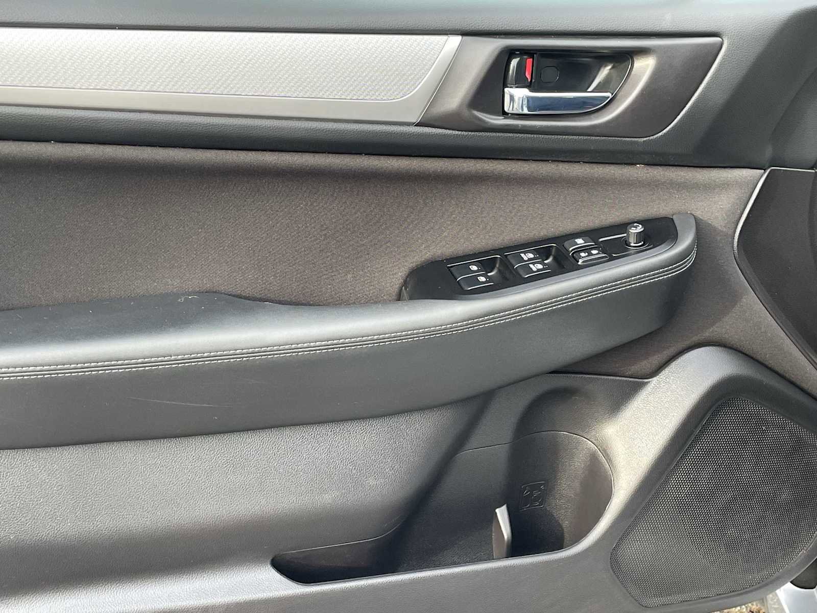 Used 2017 Subaru Legacy 2.5i Premium image 12