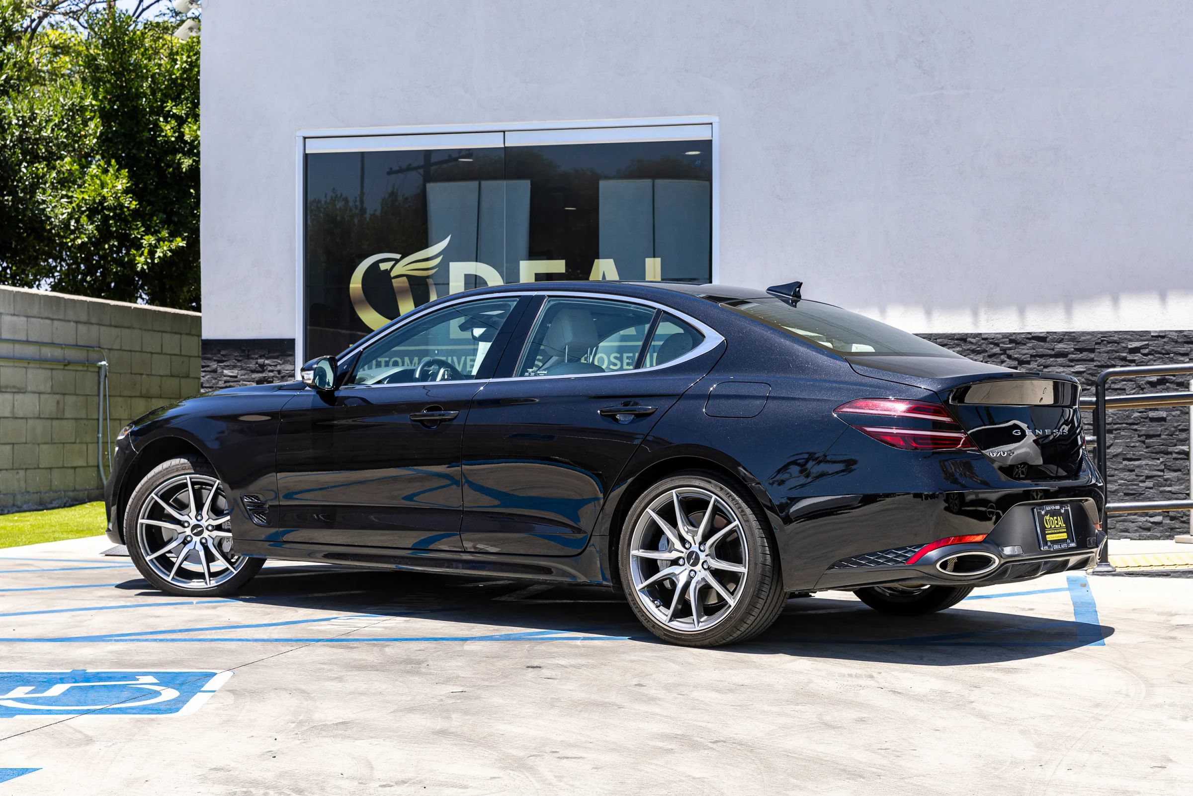 Used 2025 Genesis G70 2.5T RWD image 10