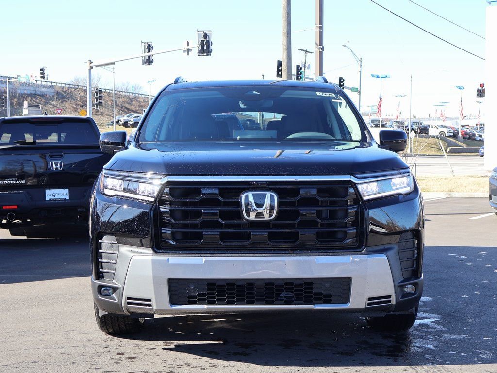 New 2026 Honda Pilot Touring image 2