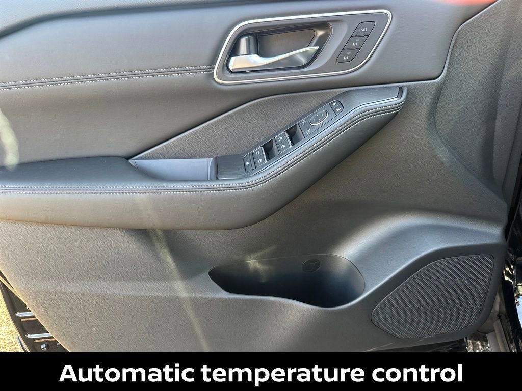 New 2026 Nissan Rogue Platinum w/ Platinum Premium Package AWD/4WD image 15