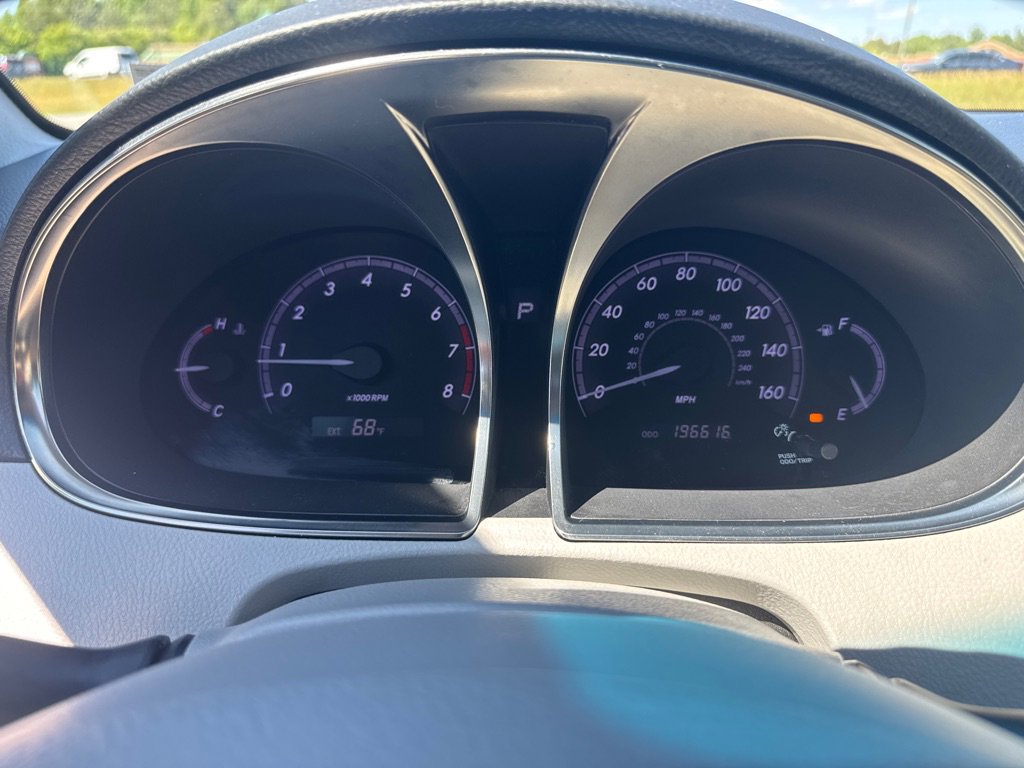 Used 2011 Toyota Avalon Limited FWD image 33