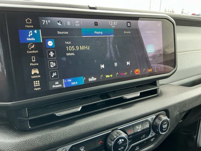 Used 2024 Jeep Gladiator Sport image 25