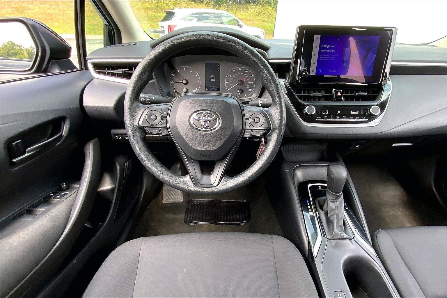Used 2024 Toyota Corolla LE FWD image 5