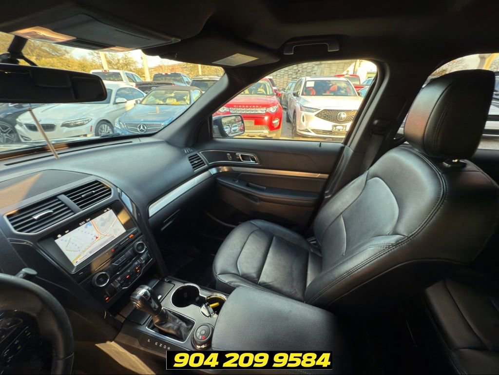 Used 2018 Ford Explorer XLT w/ Equipment Group 202A AWD/4WD image 26