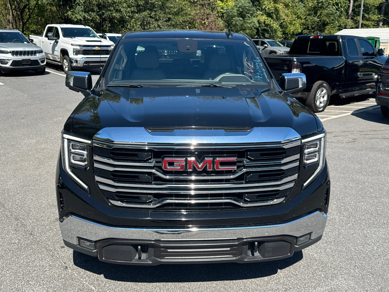 Used 2025 GMC Sierra 1500 SLT AWD/4WD image 2