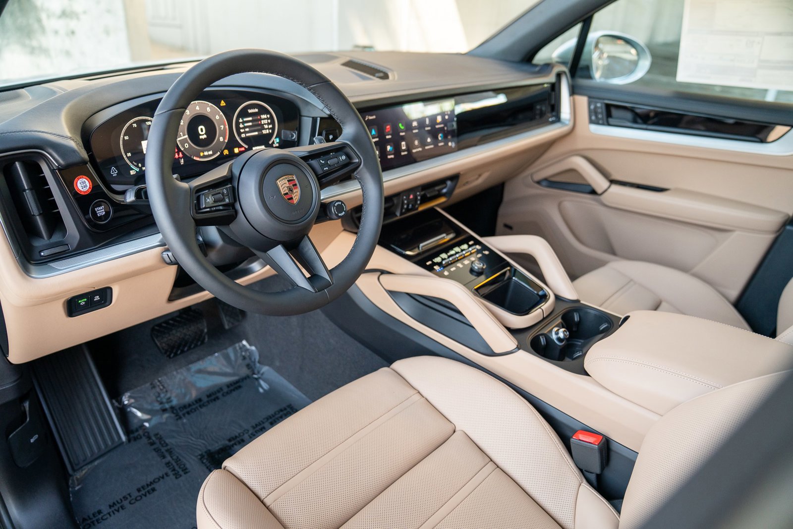 Certified 2025 Porsche Cayenne AWD/4WD image 4