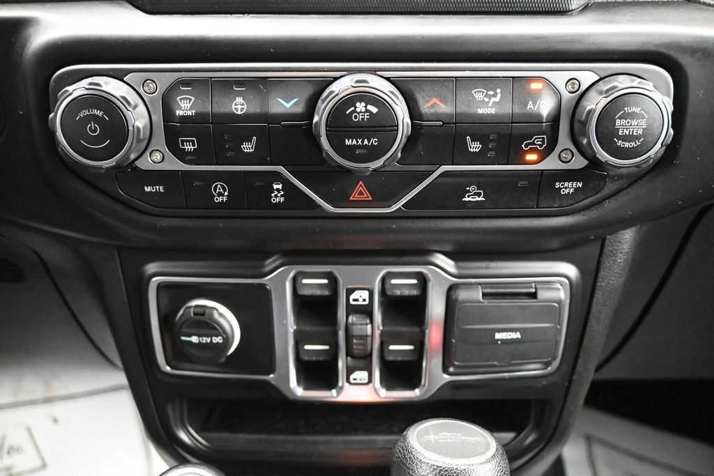 Used 2022 Jeep Gladiator Mojave AWD/4WD image 18