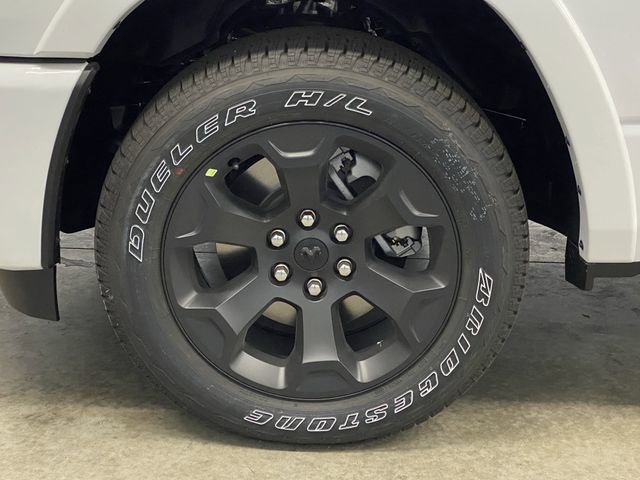 New 2026 RAM 1500 4x4 Crew Cab image 43