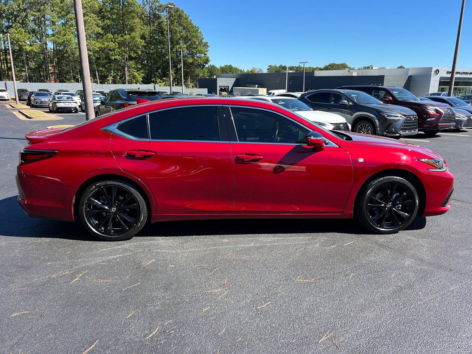 Certified 2023 Lexus ES 350 F Sport w/ Accessory Package (Z2) FWD image 4