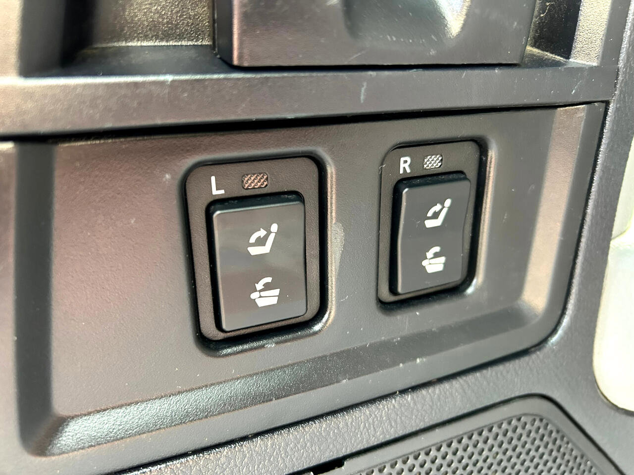 Used 2014 Toyota Sequoia Limited image 18