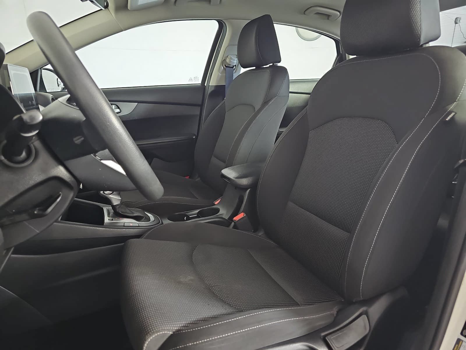 Used 2019 Kia Forte LXS FWD image 13