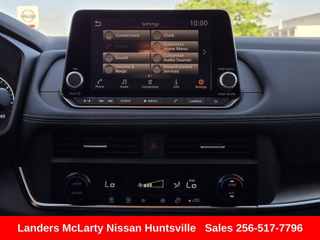 Used 2025 Nissan Rogue SV image 18