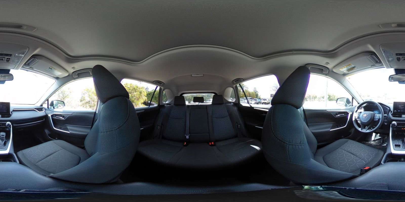 Used 2025 Toyota RAV4 XLE image 37