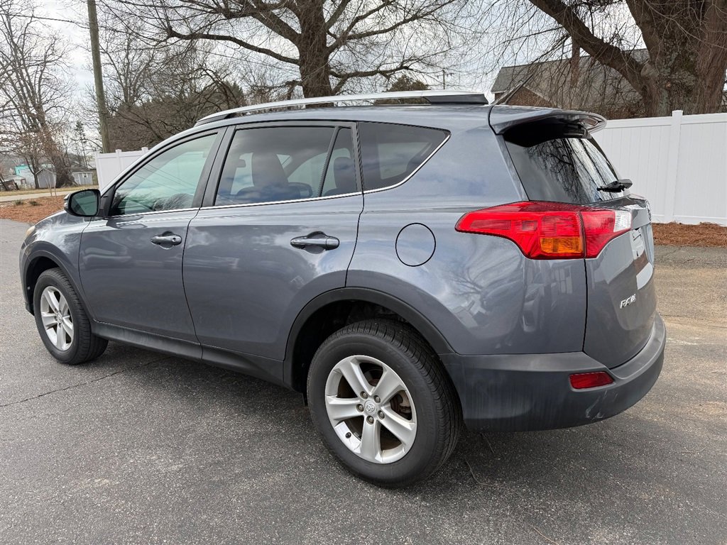 Used 2013 Toyota RAV4 XLE image 3