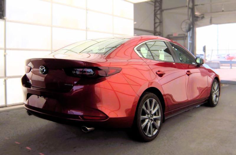 Used 2025 MAZDA MAZDA3 s FWD image 3