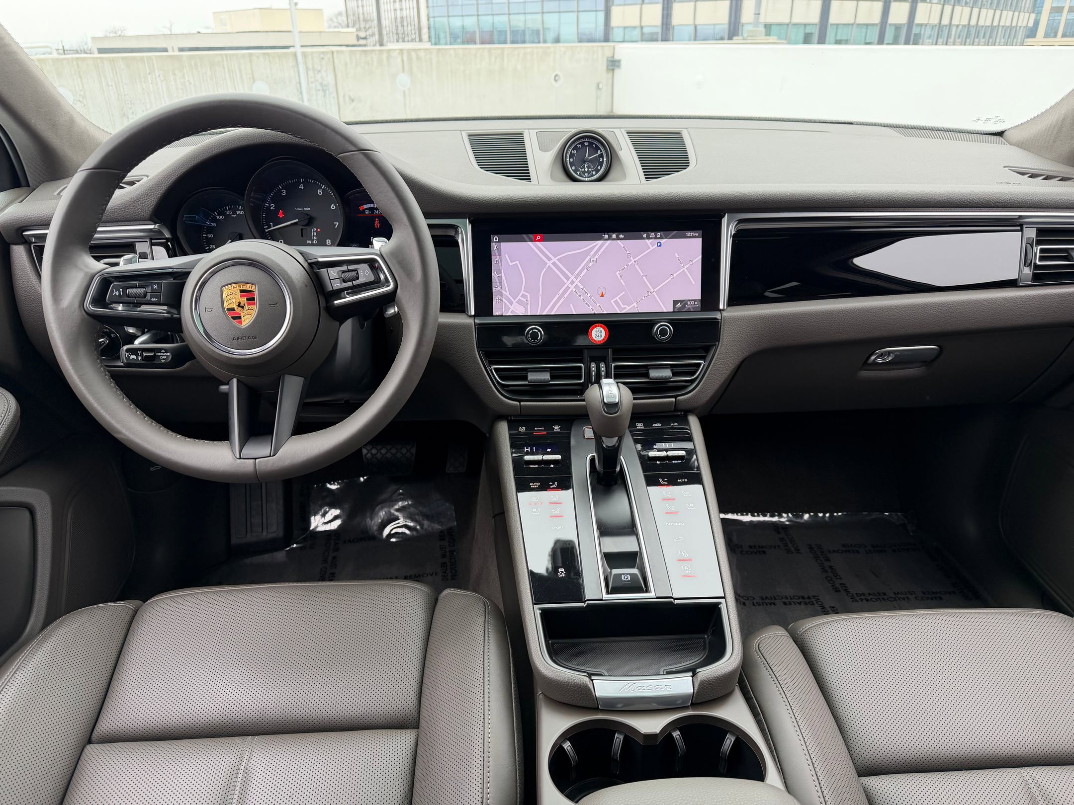 Certified 2023 Porsche Macan image 24