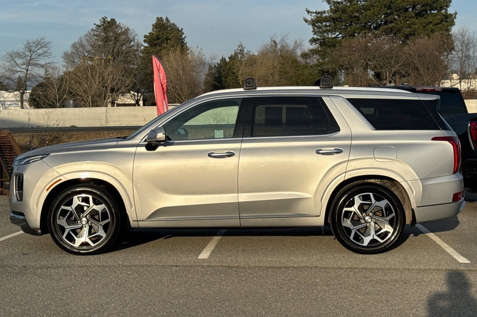 Used 2022 Hyundai Palisade Calligraphy w/ Winter Package image 7