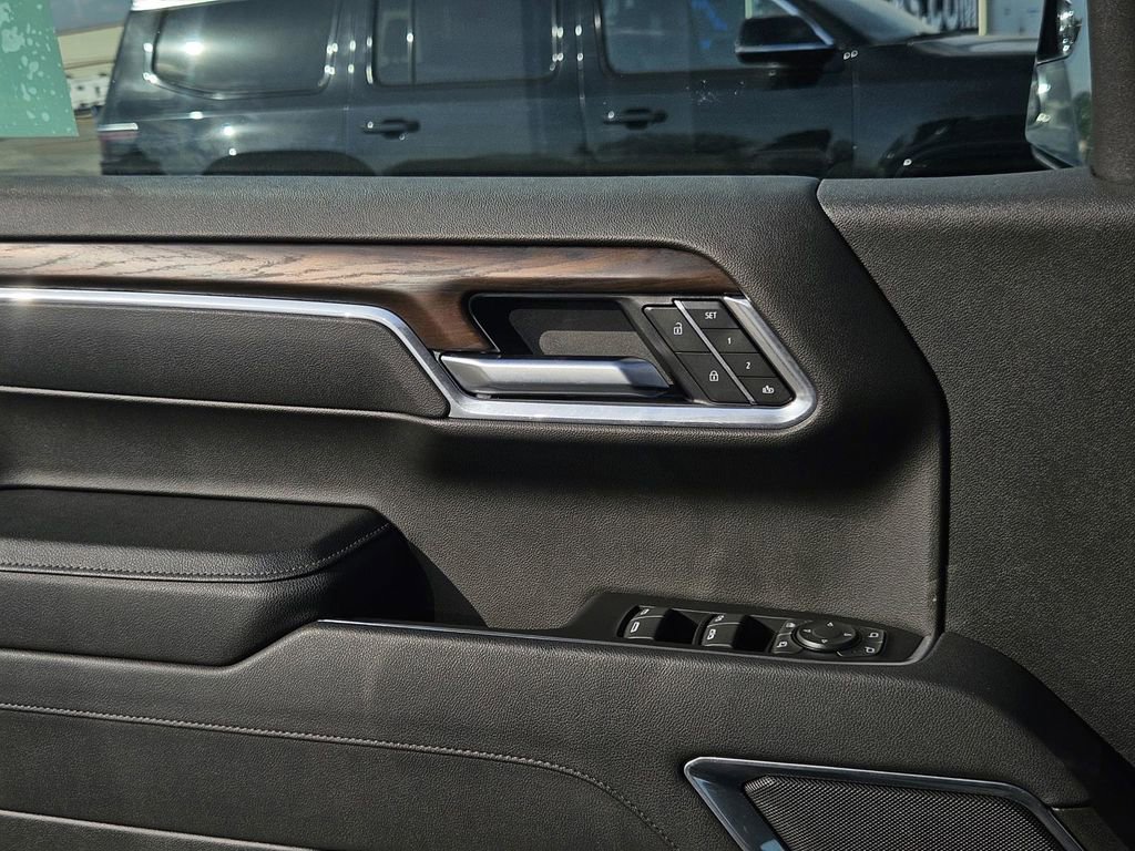 Used 2025 GMC Sierra 1500 SLT image 25